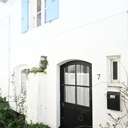 Holiday home Maison De Village Charme Ile - Fr-1-434-121 Les Portes-en-Re