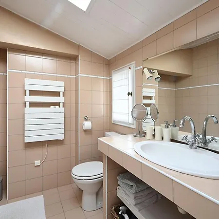 Maison De Village Charme Ile - Fr-1-434-121 Holiday home