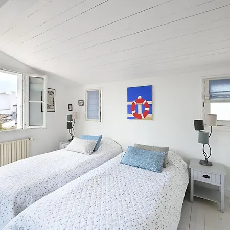 Holiday home Maison De Village Charme Ile - Fr-1-434-121 Les Portes-en-Re