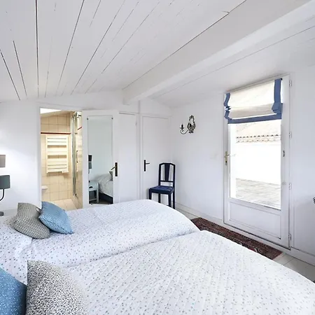 Holiday home Maison De Village Charme Ile - Fr-1-434-121